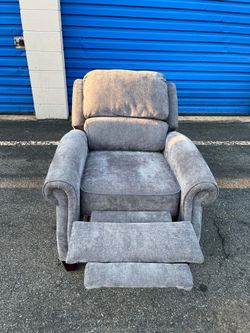 LAZYBOY PUSH BACK RECLINER CHAIR