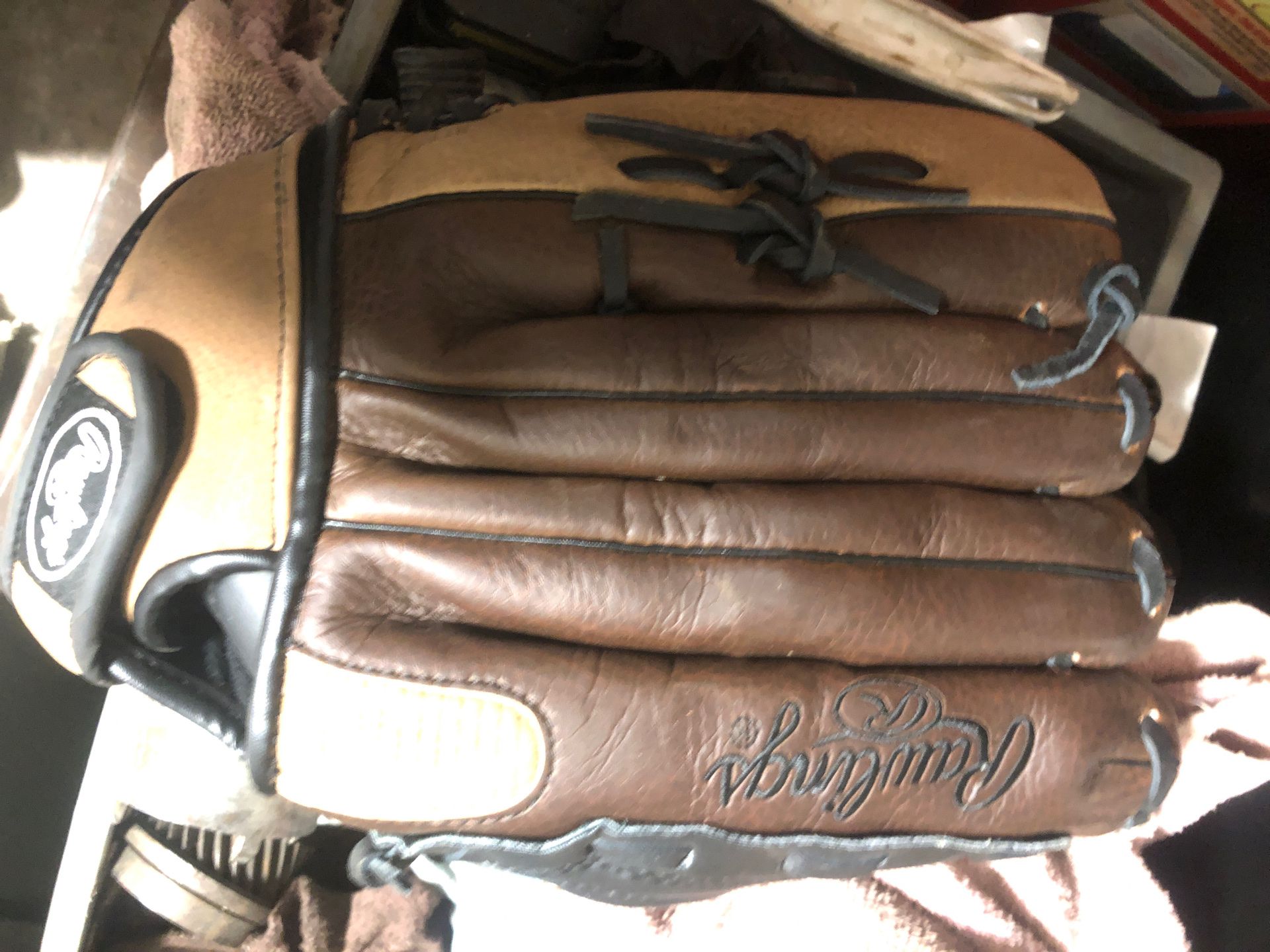 Rawlings leather softball glove