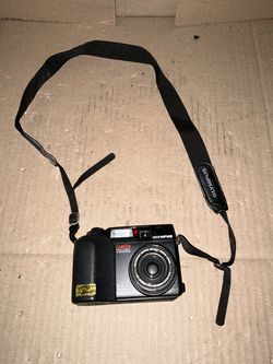 Olympus Camedia C-3000 Zoom 3.3MP Digital Camera Black
