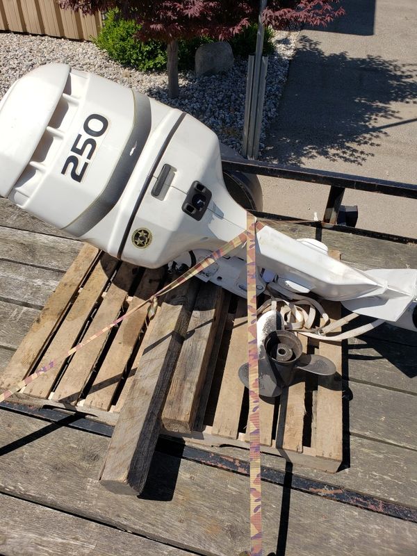 Evinrude outboard motor 250 hp