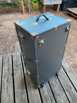 Gray Hard-Shell Trunk Luggage with Wheels