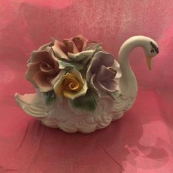 Capodimonte Floral Bouquet Swan Centerpiece Italy