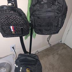 Backpacks / Mochilas 