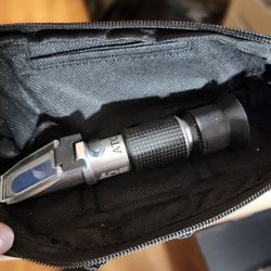 Hand Held Refractometer Black Grip