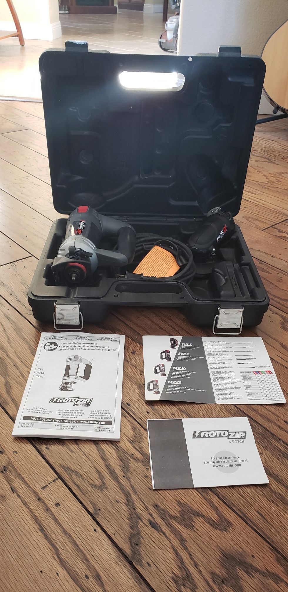 Bosch RotoZip RZ10 Pro Spiral Saw Tool Kit w/ Zipmate Attachment