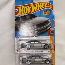 Hot Wheels ‘89 Mercedes-Benz 560 SEC AMG      ( 2 Car Lot)