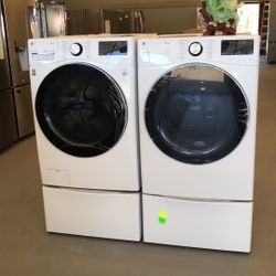 LG Washer Dryer Set With Pedestal