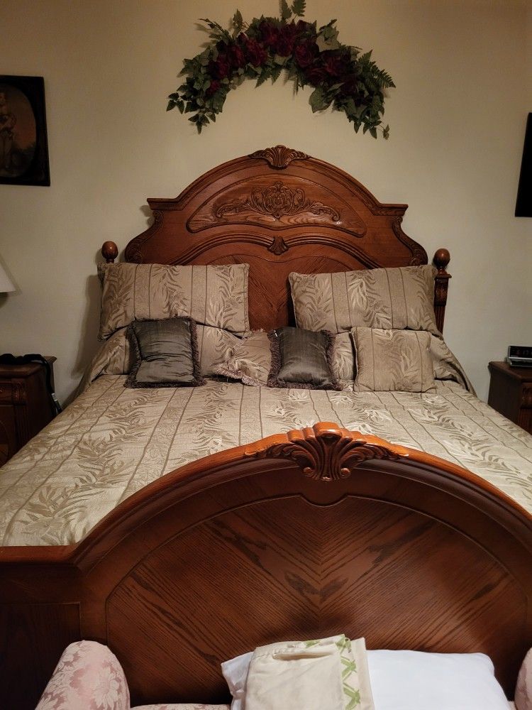 Queen bedroom set headboard foot board , no mattress , three large hutches , all wood , perfect