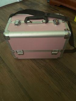 Maleta para guardar las pinturas $10