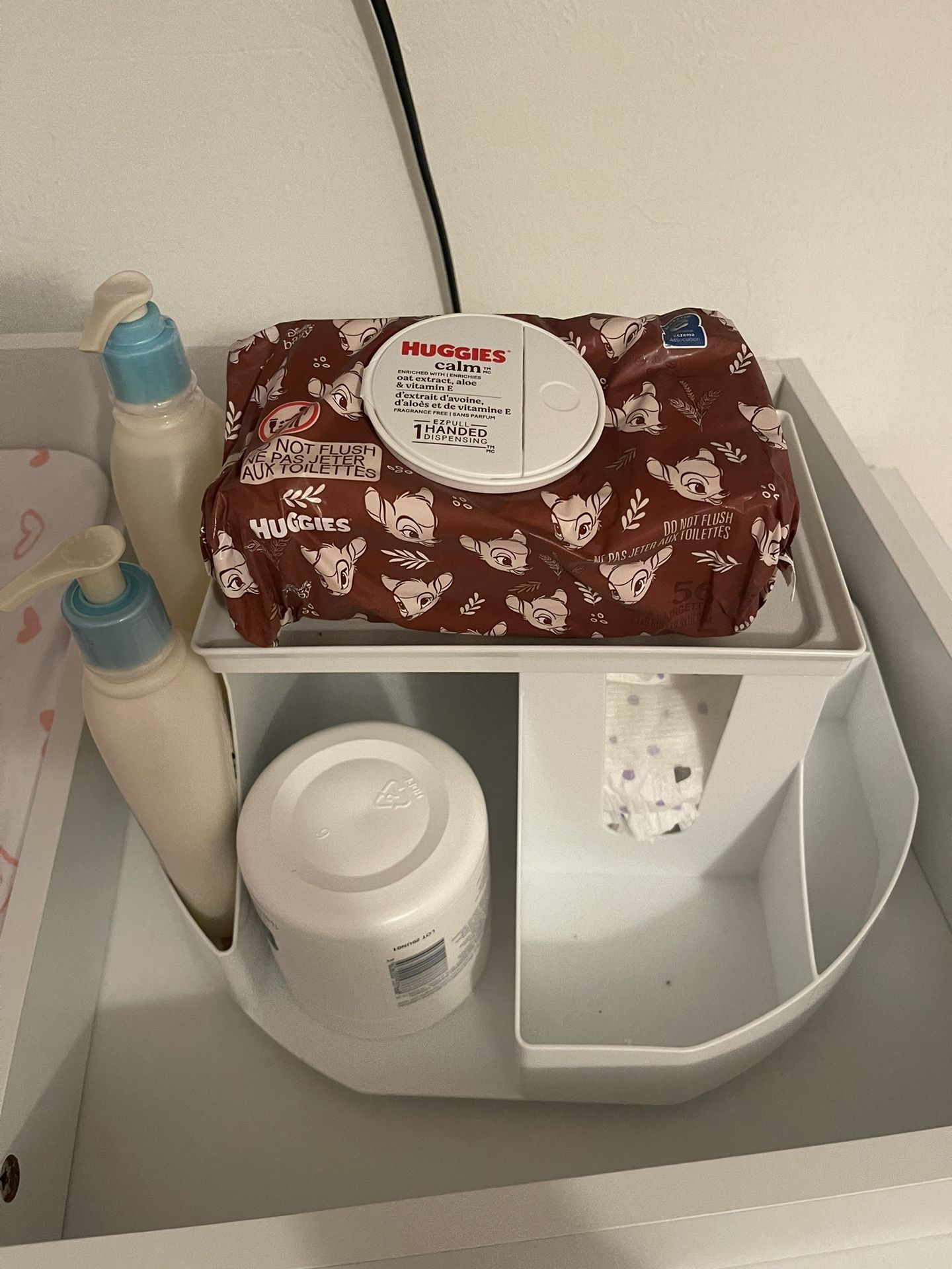 ALMOST *BRAND NEW*!! Dexbaby The Spin Changing Station: Nursery Organizer/Diaper Cady (IT SPINS!)