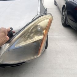 2010 Nissan Rogue Headlight