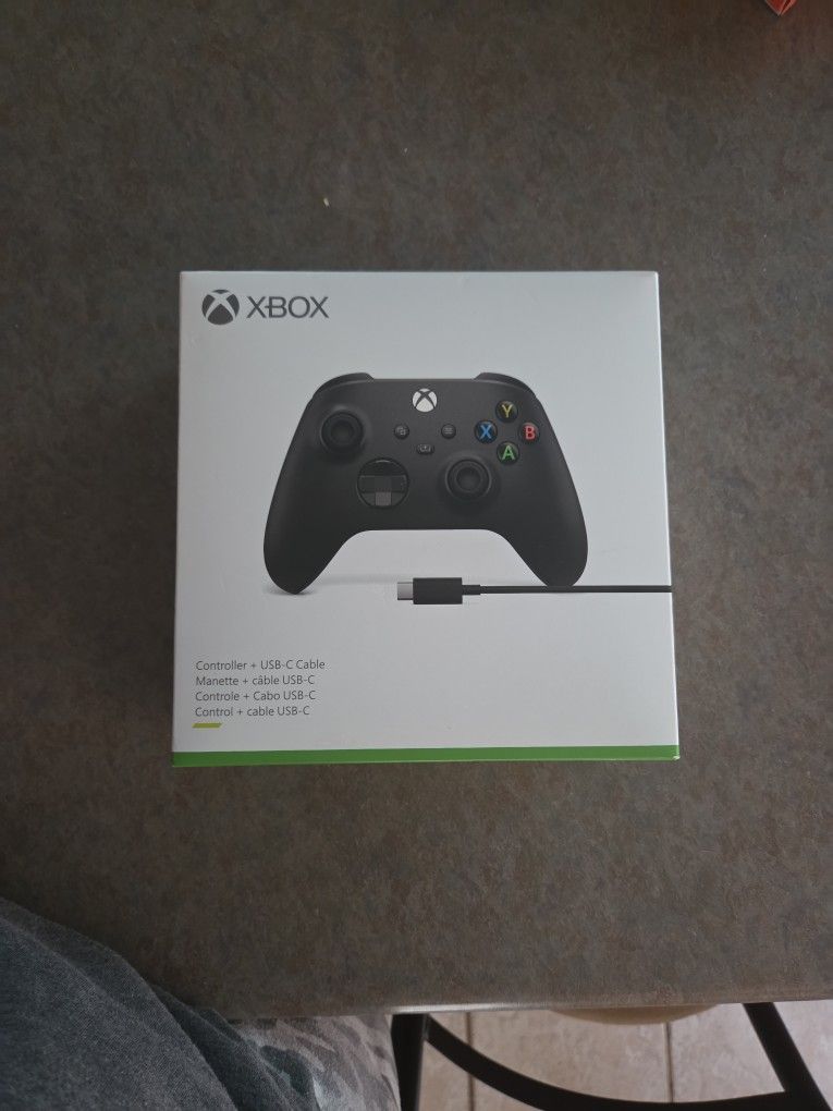 Carbon Black Xbox Controller (Never Used)