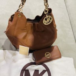 Beautiful Real Leather Michael Kors Purse And Wallet