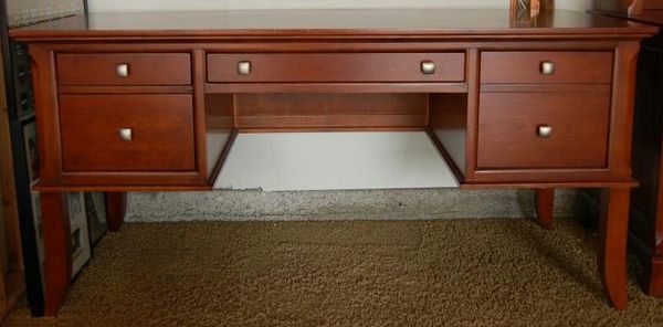 Shenandoah Valley Flexsteel Executive Desk 175 00 For Sale In