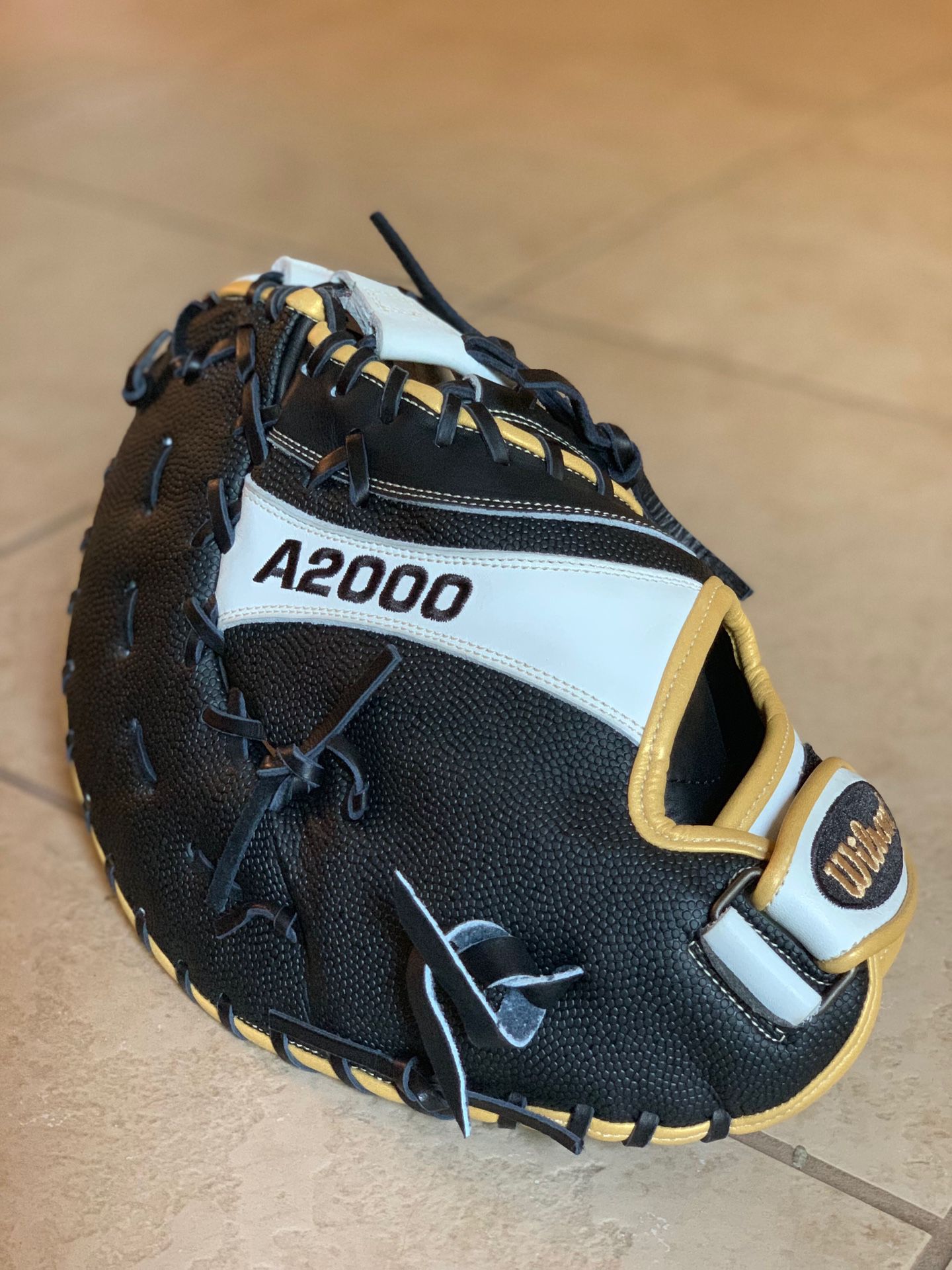 Wilson A2000 12” Softball Glove 1st Base New