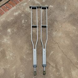 Crutches - Fits 5’10” - 6’6”