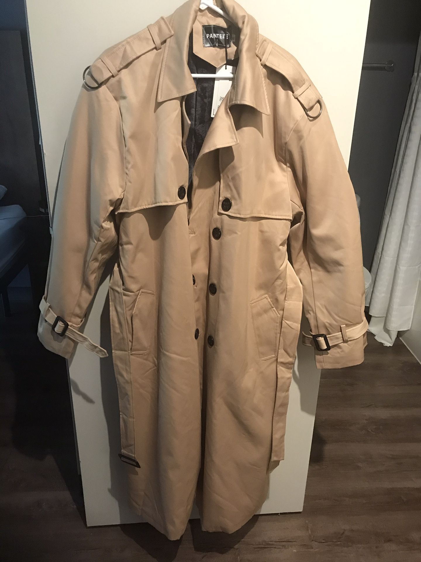 Trench Coat by Pantete