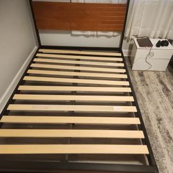 Zinus full Bed Frame (Chestnut Brown)