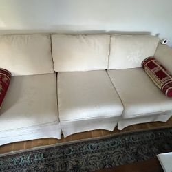 Beautiful Hardly Used Sofa Set 