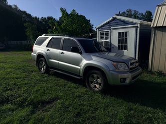 Toyota 4Runner 2x2 Silver SUV