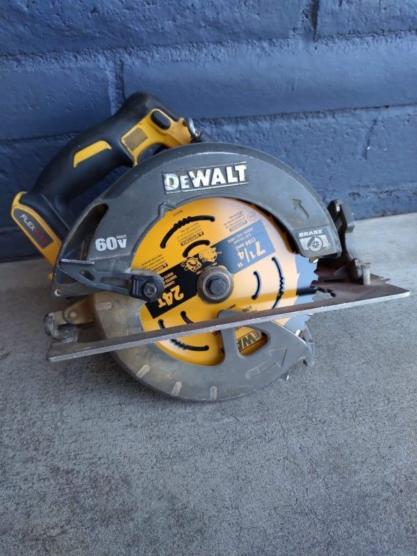 CIRCULAR SAW DEWALT FLEX VOLT TOOL ONLY