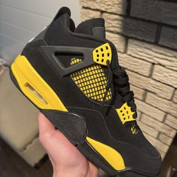 Retro 4 Thunder