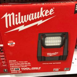 Milwaukee New Rover Dual Power Light M18