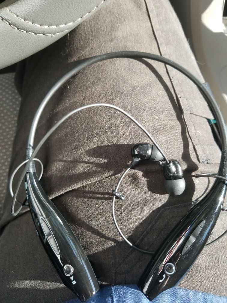 Wireless LG headphones