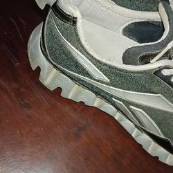 Reebok Zigtech Used Size 9 Women Good Condition $15