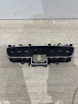 15-19 Mercedes W205 C63 AMG Center Dashboard Hazard Control Switch OEM 64k