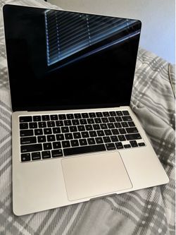MacBook Air 2022(M2) - 13.6in screen, Starlight