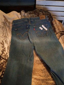 Levi  capri