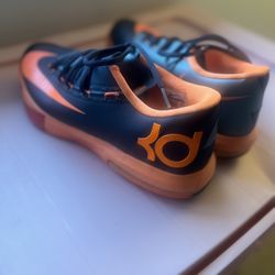 Kevin Durant Men’s Shoe Size 8 1/2