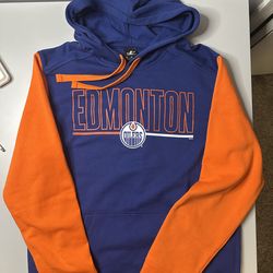New with tags Oilers Hoodie Medium