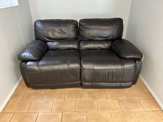 Power recliner loveseat