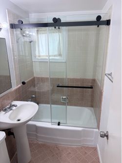 Sliding shower door