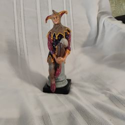 THE JESTER STATUE 2016