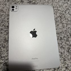 iPad pro 13 in m4 wifi