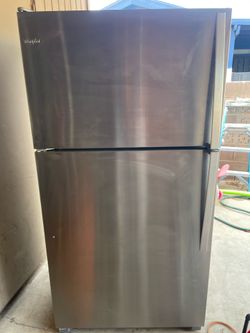 Whirlpool stainless steel refrigerator