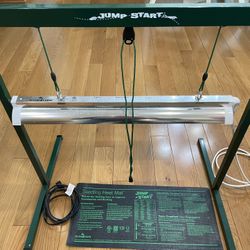 Jumpstart Growing Light With Heating Pad