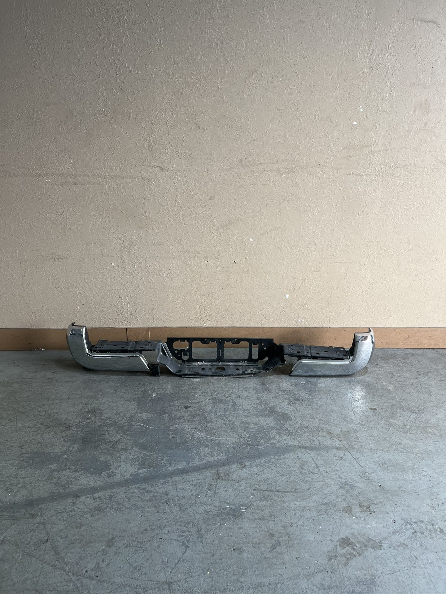 16-22 Toyota Tacoma Rear Bumper Cover Rear Metal Fascia Bumper Trasero De Atras Defensa Part Parts 2016 2017 2018 2019 2020 2021 2022