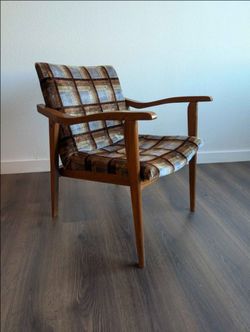 Mid Century Modern Lounge Chair