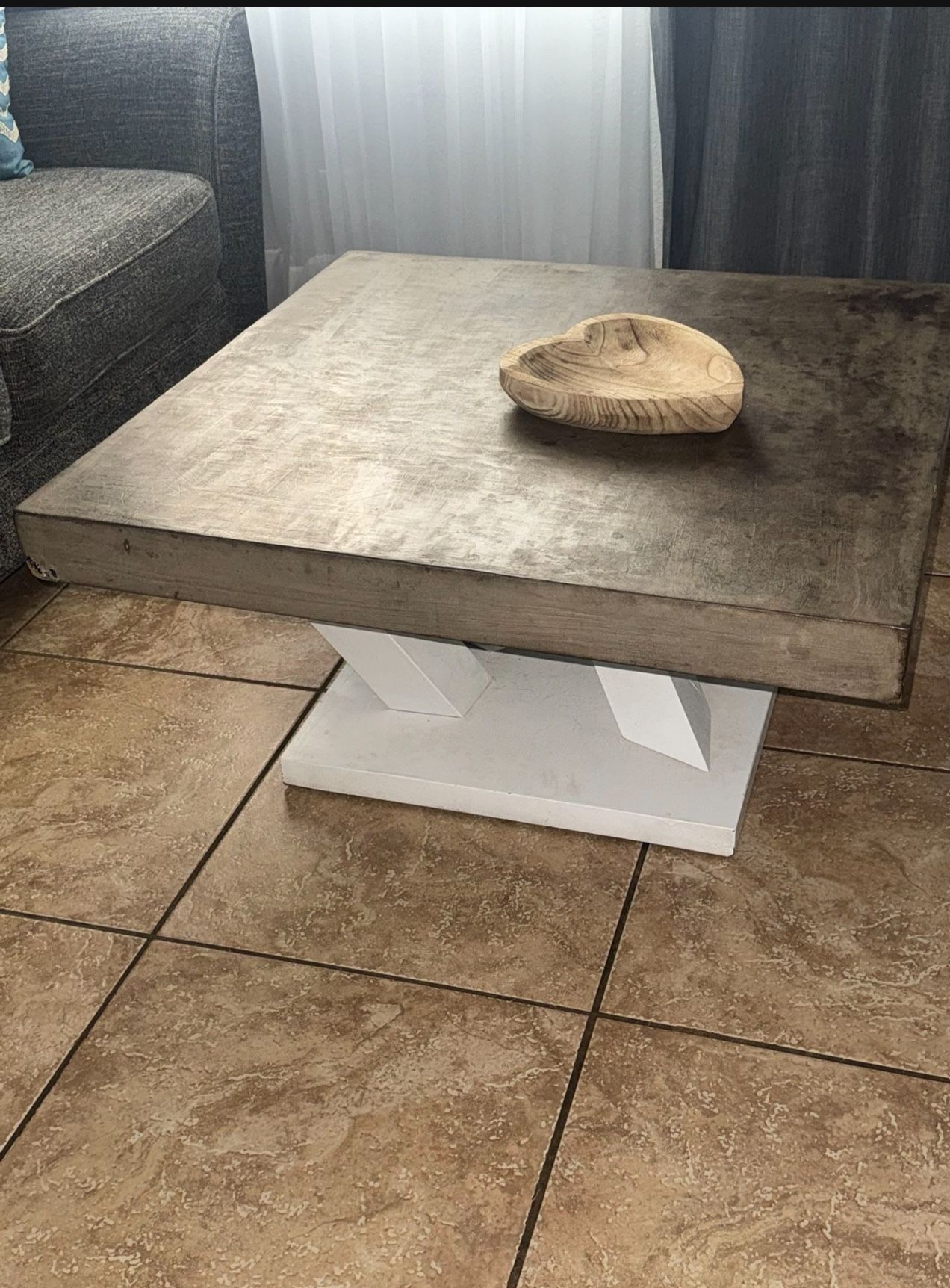 Center / Side Tables
