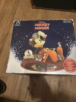 Disney Mickey Mouse “Mickey’s Nightmare” 1932 Commemorative Musical Snow Globe