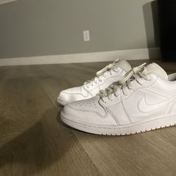 Air Jordan 1 Low Triple White