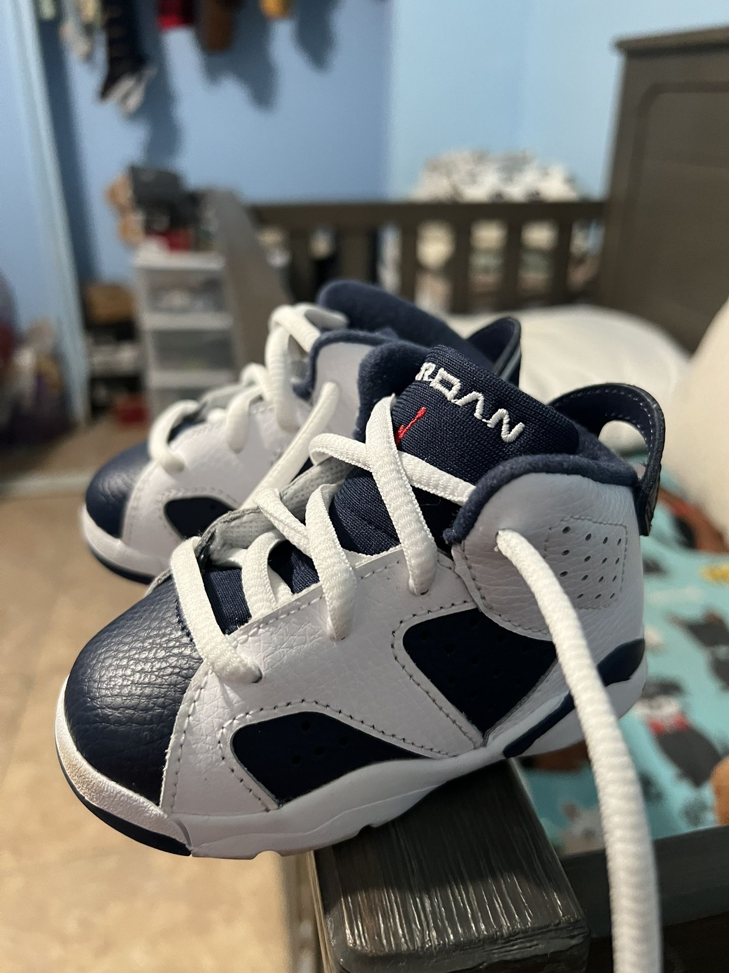 BABY JORDAN RETRO 6