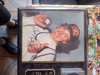 Wayne Gretzky Signed Puck And Photo