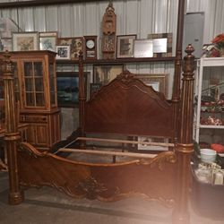 4 Post King Size Bed. Beautiful 