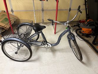 Schwinn Meridian 24” Trike - like new - assembled