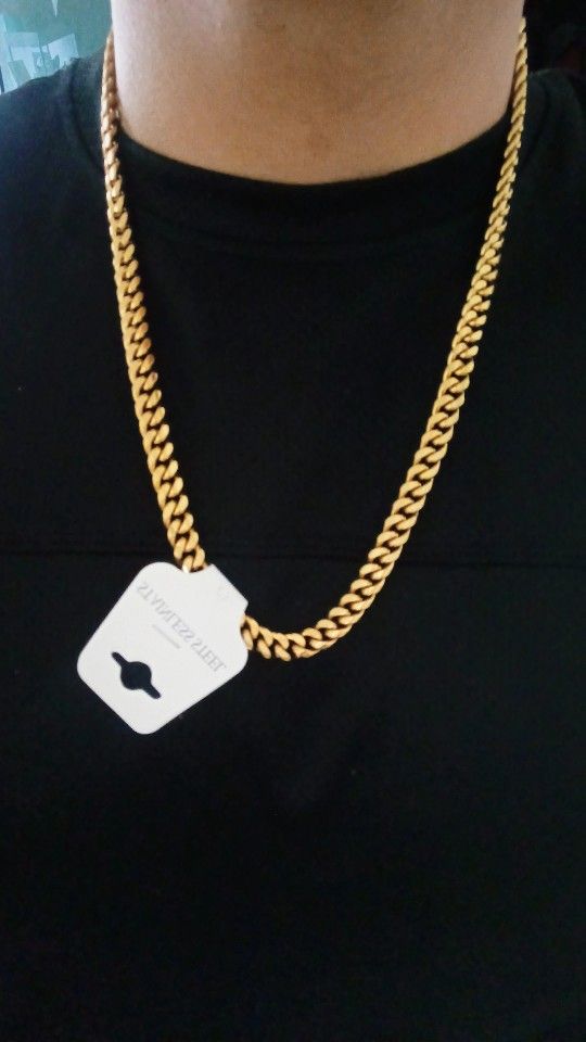 Golden Stainless Steel , Cuban Linked Chain🔥